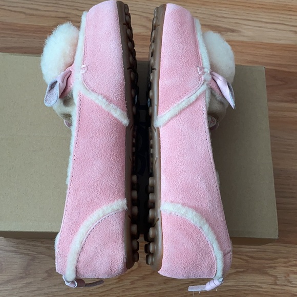UGG Hailey Moccasin - Picture 5 of 9